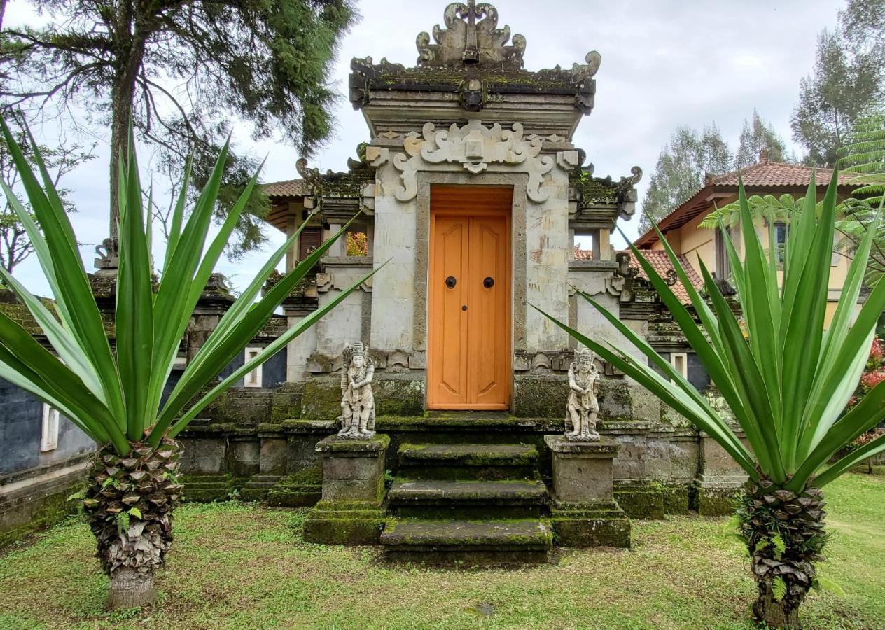 Balinese Villa In Берастаги Екстериор снимка