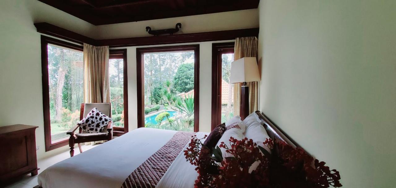 Balinese Villa In Берастаги Екстериор снимка