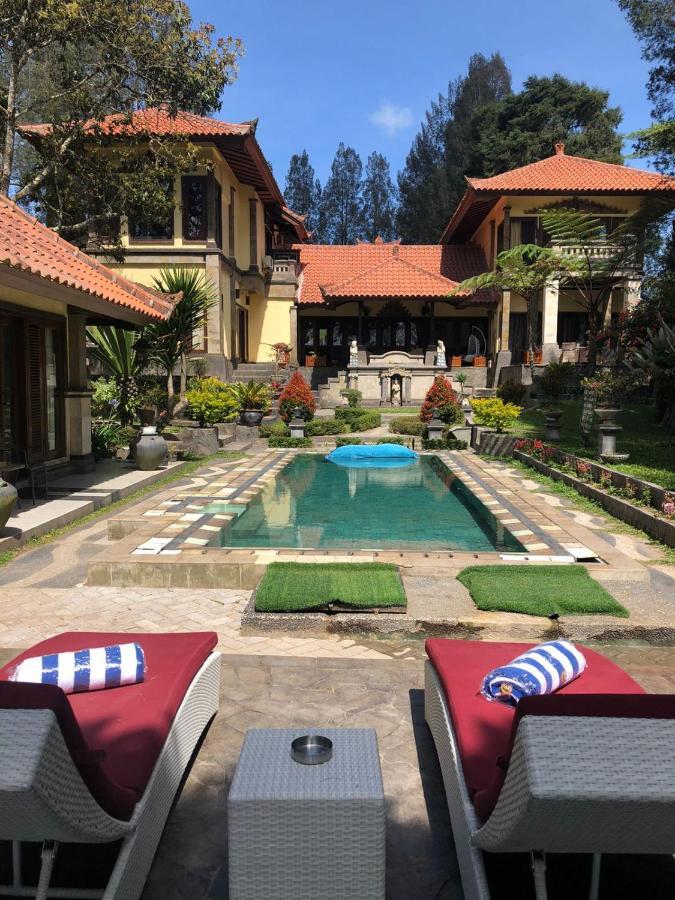 Balinese Villa In Берастаги Екстериор снимка